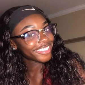 Meet your Posher, Davida